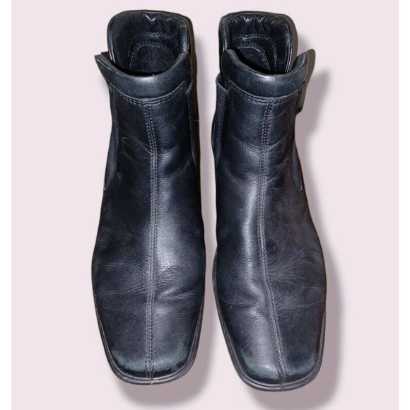 Ecco Black Leather Slip On Ankle Boots Womens Size 36 EUR Style 13613 [size 5.5] - Picture 3 of 3